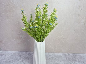 Ramo mini florcitas y hojas verdes 